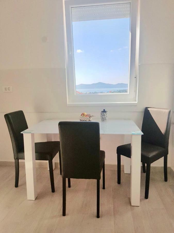 Apartment Hera With Balcony And Free Parking 扎达尔 外观 照片