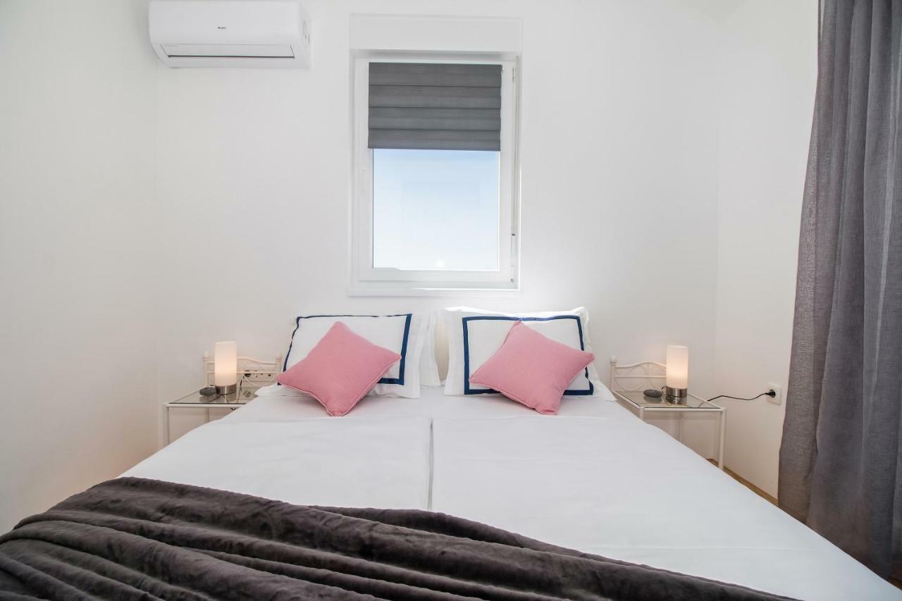 Apartment Hera With Balcony And Free Parking 扎达尔 外观 照片