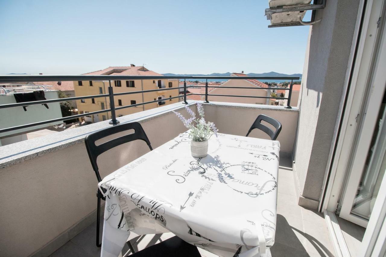 Apartment Hera With Balcony And Free Parking 扎达尔 外观 照片