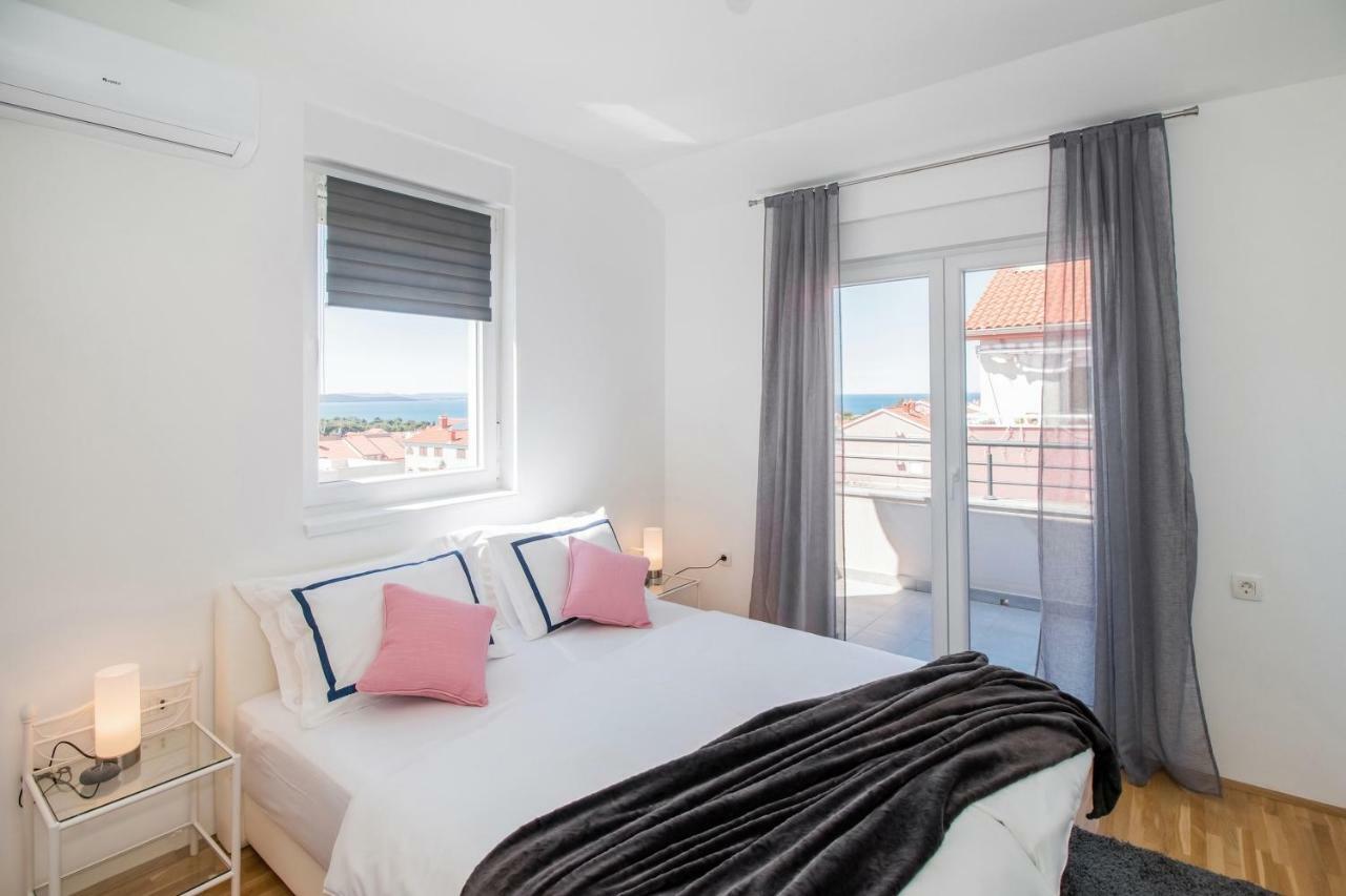 Apartment Hera With Balcony And Free Parking 扎达尔 外观 照片