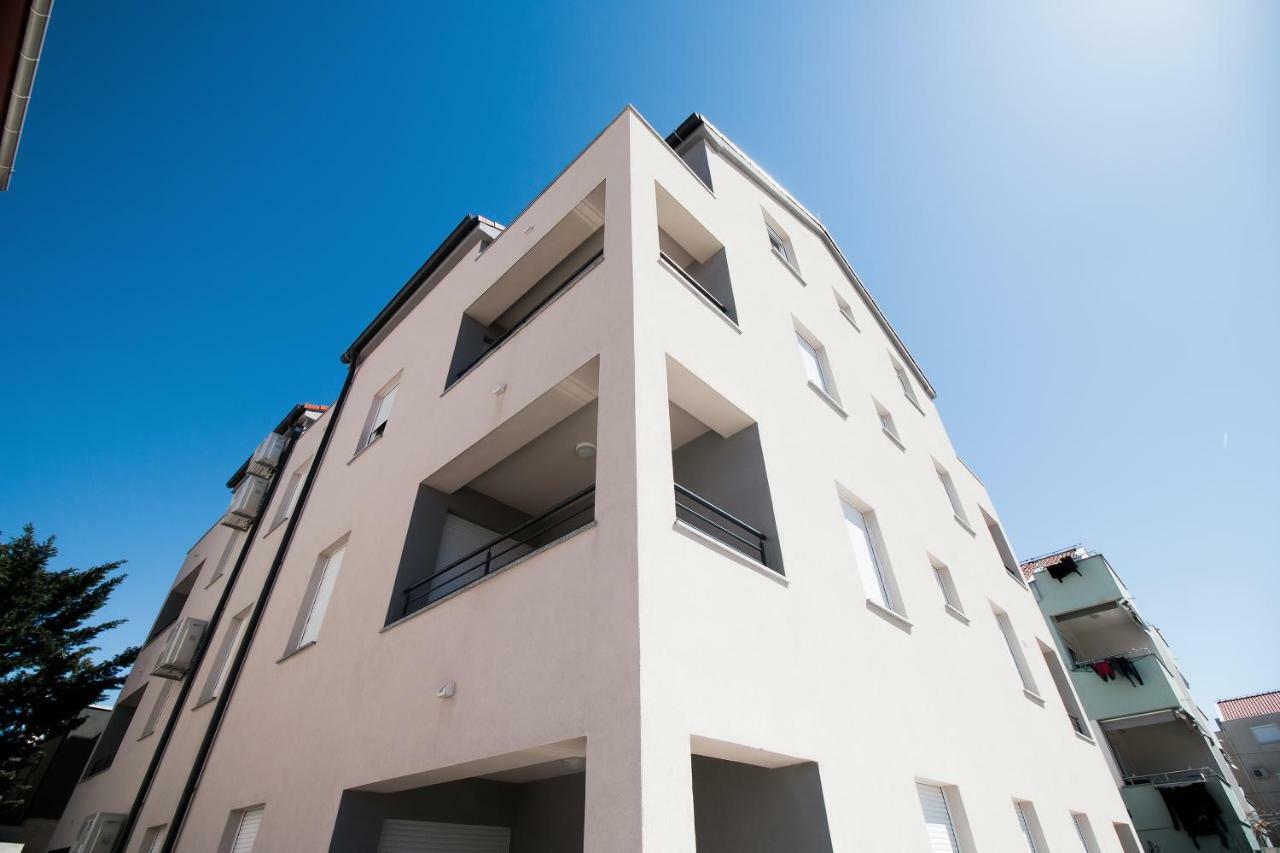 Apartment Hera With Balcony And Free Parking 扎达尔 外观 照片