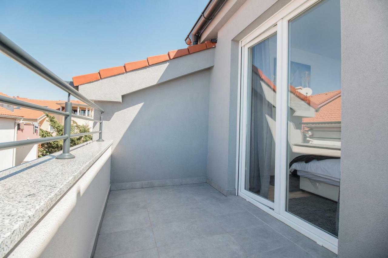 Apartment Hera With Balcony And Free Parking 扎达尔 外观 照片