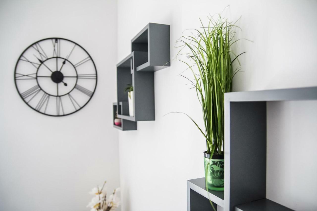 Apartment Hera With Balcony And Free Parking 扎达尔 外观 照片